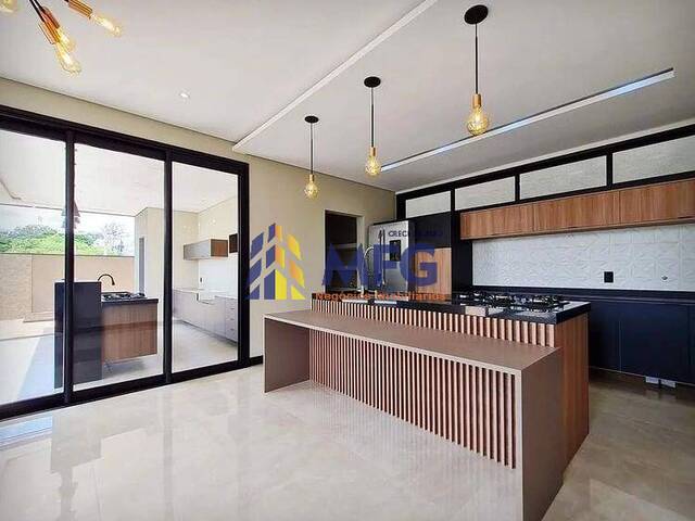 Casa em condomínio para Venda em Votorantim - 3