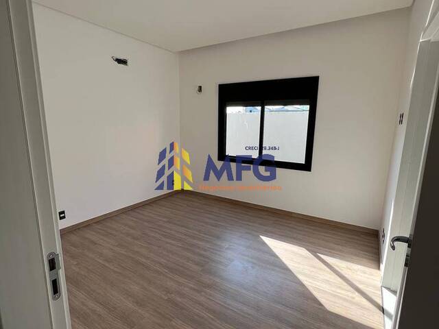 Casa em condomínio para Venda em Votorantim - 2