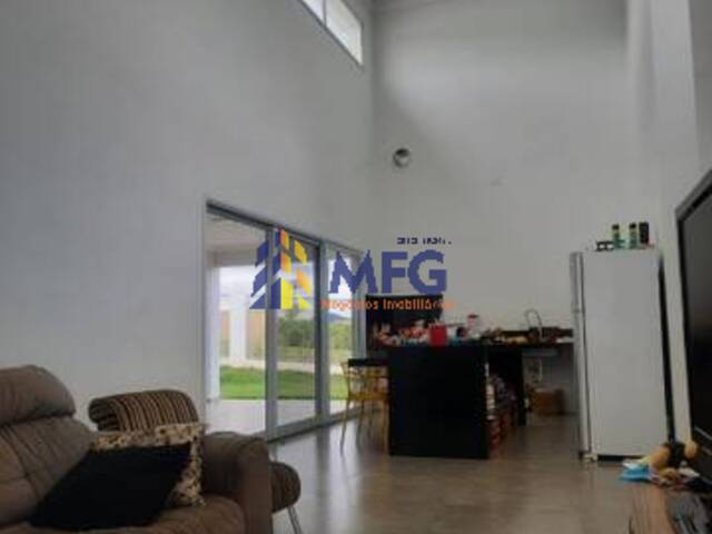 Casa para Venda em Araçoiaba da Serra - 2