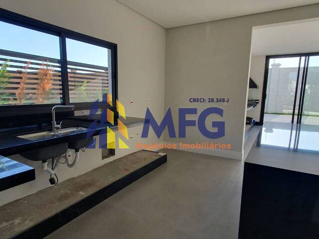 Casa em condomínio para Venda em Votorantim - 2